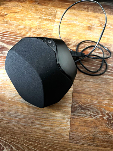 Play bang olufsen - by,